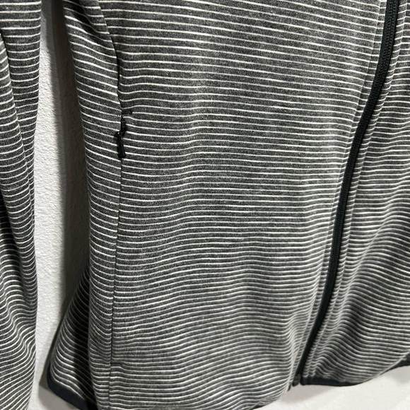 Columbia Zippered Jacket - Picture 5 of 10